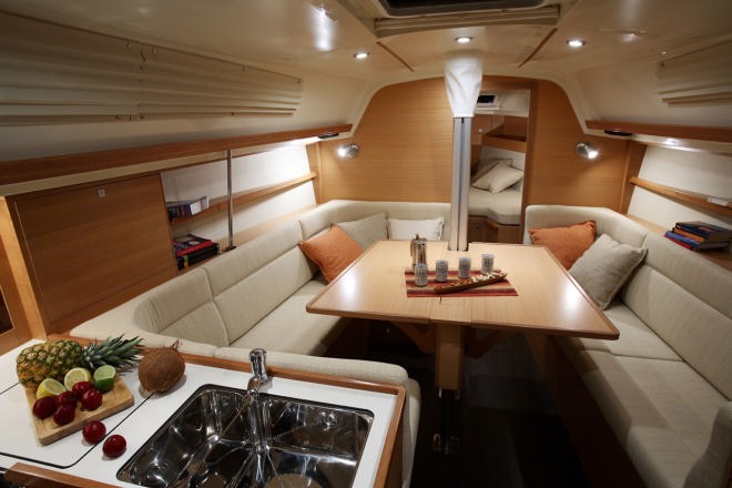 340 Interior view © Navsail www.navsail.com.au